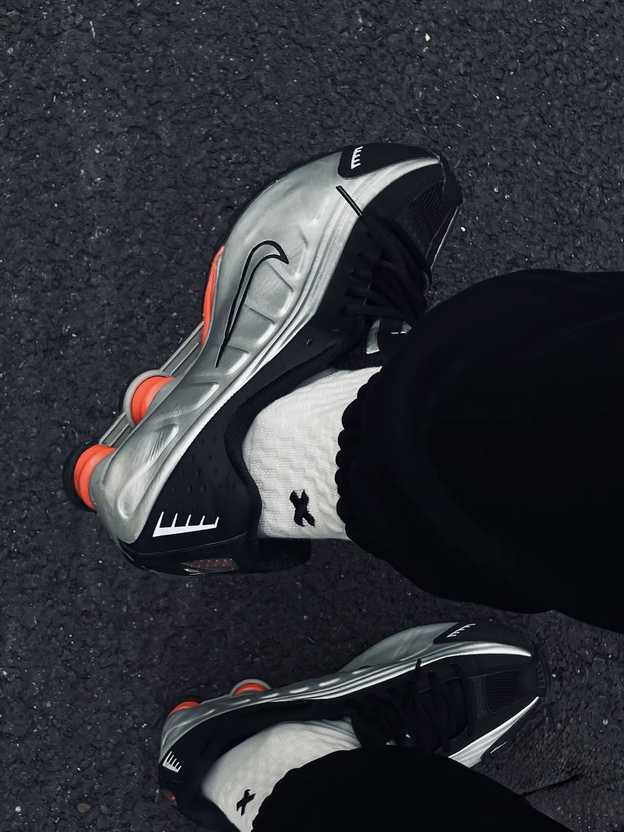 Nike Shox R4 - дерзкий стиль из нулевых